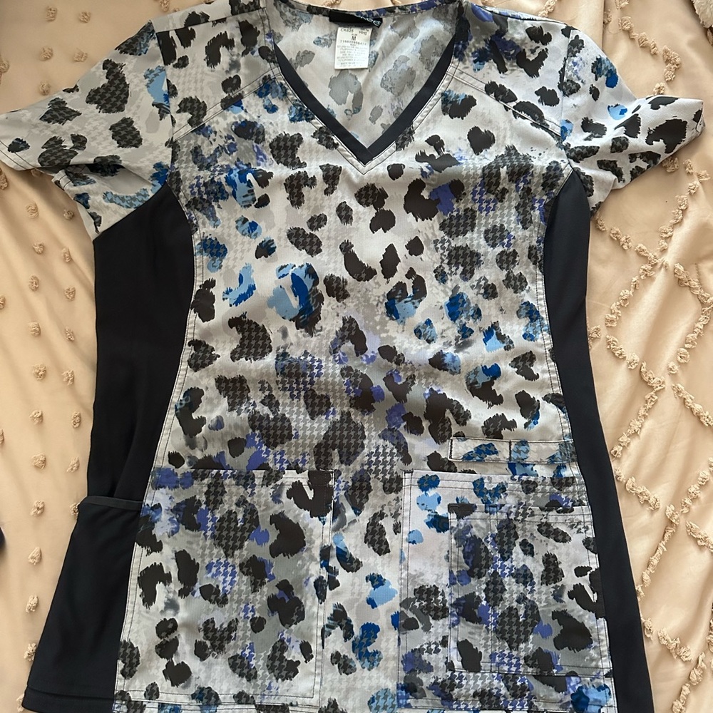 Cherokee scrub top